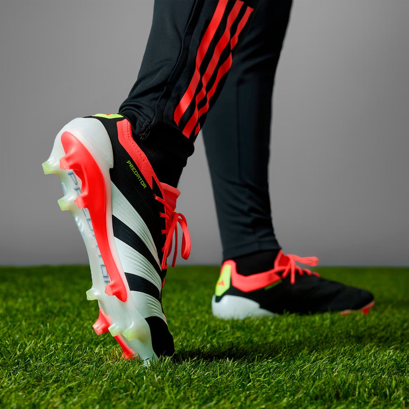 Adidas 18.2 predator hotsell