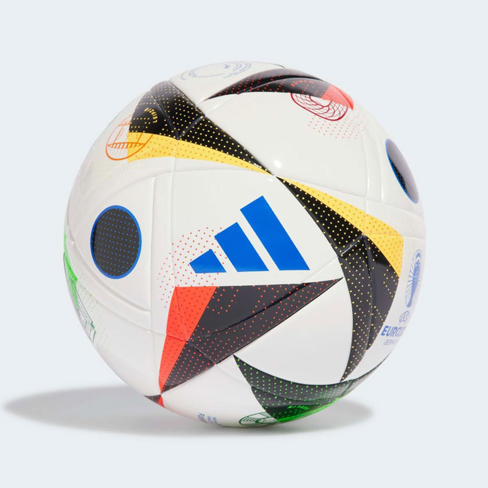 Мяч футбольный детский adidas Fussballliebe League J290 IN9370 купить в  Москве, цены – интернет-магазин Footballmania