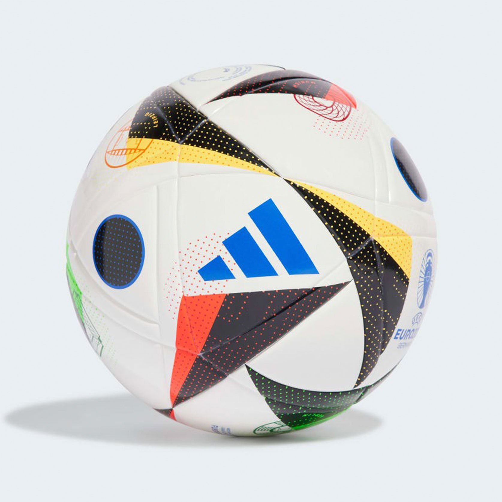 Мяч футбольный детский adidas Fussballliebe League J350 IN9376 купить в  Москве, цены – интернет-магазин Footballmania